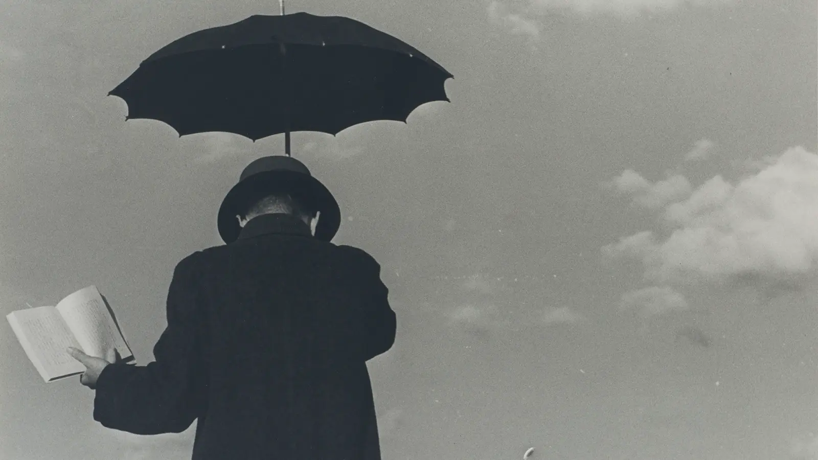 「本を持つボク」 1949年頃